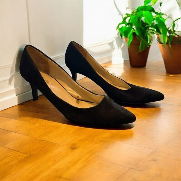 Nine West Black Pumps Heels 7 Pointed Toe Kitten Small Heel Faux Suede - Picture 3 of 8